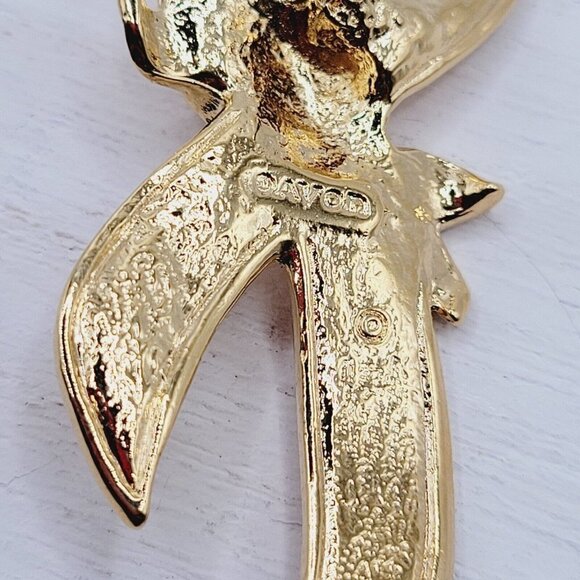 AVON Enameled Breast Cancer Awareness Lapel Pin Tie Tack Gold Tone Rose Center - Picture 4 of 5